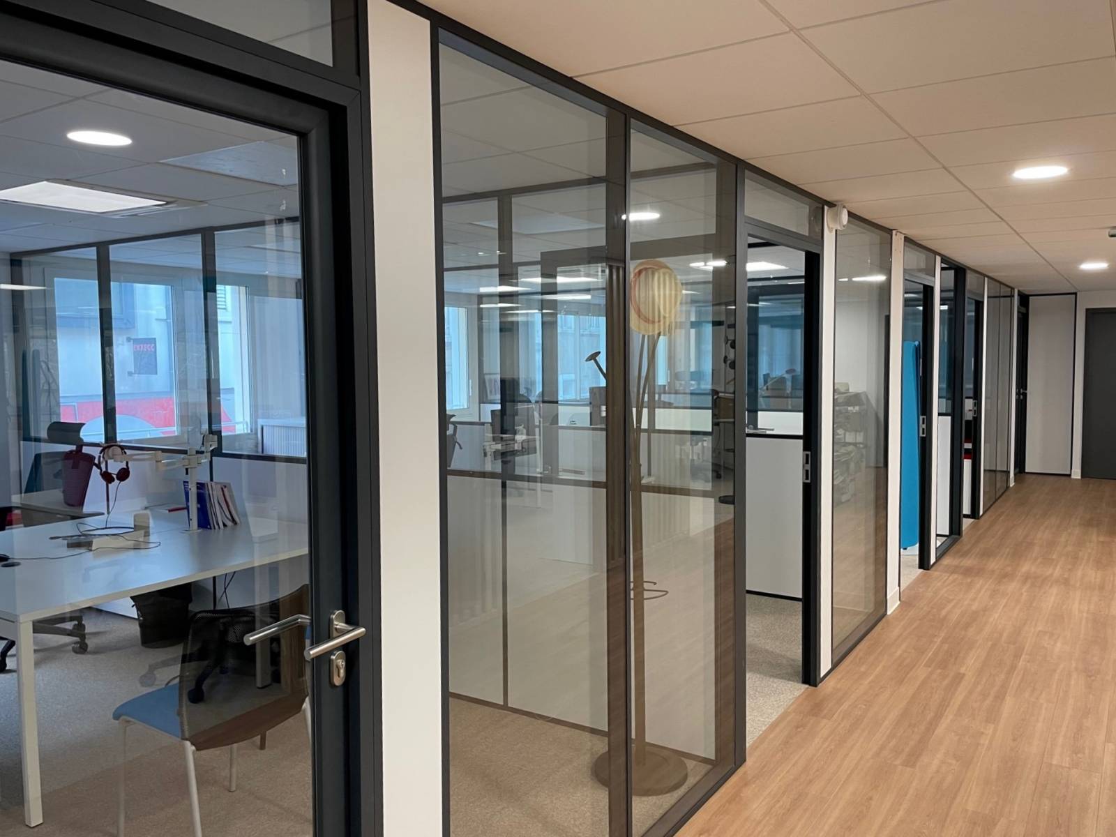 Réalisation de bureaux en cloison modulaire à Marseille