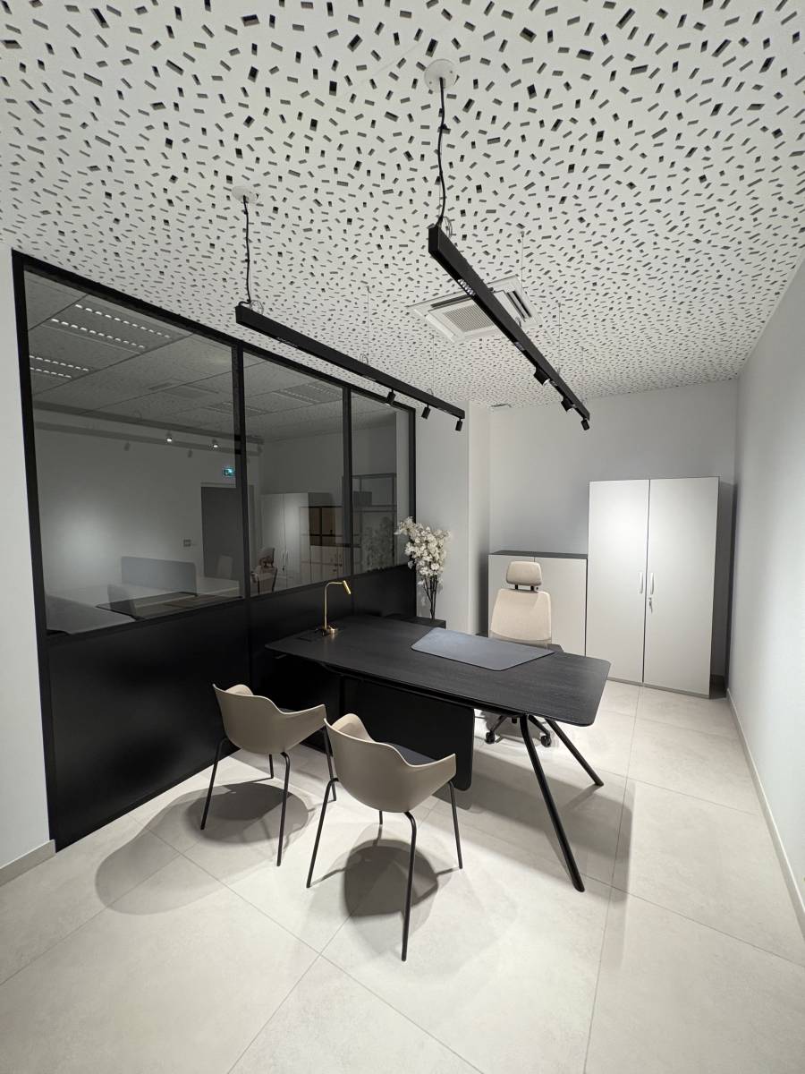 Cloisonnement de bureaux avec verrières aluminium noir sur mesure