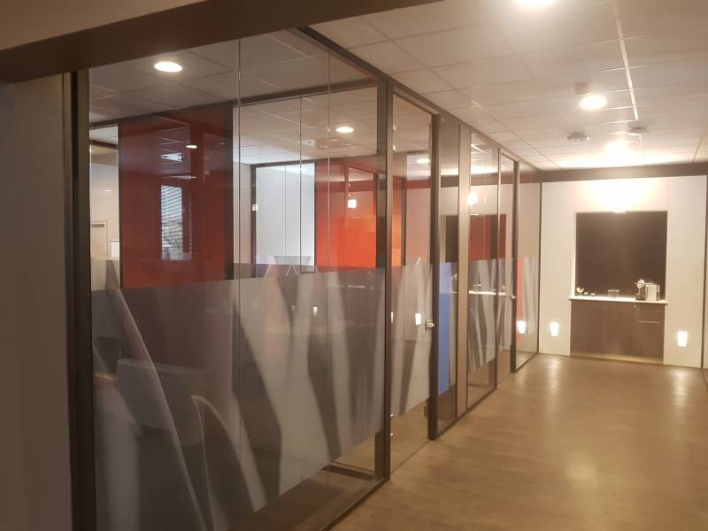 cloison en verre feuillete bords a bords pres de montpellier