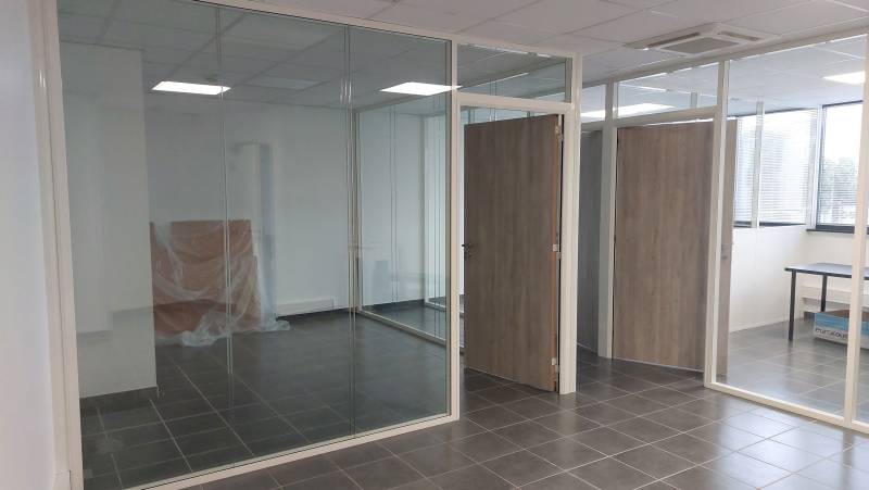 cloisonnement de bureaux en aluminium vitré toute hauteur acoustique