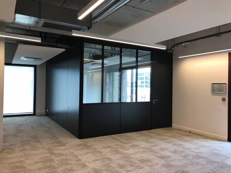 Réalisation de cloisons vitrées type Atelier dans des bureaux à Montpellier