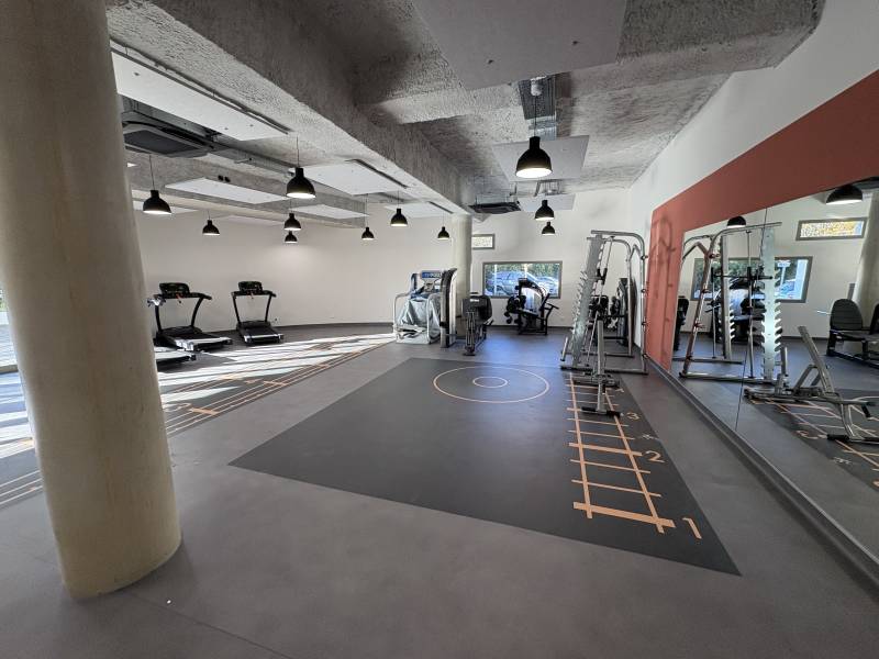 Expertise en sols souples PVC pour établissements de santé à Montpellier