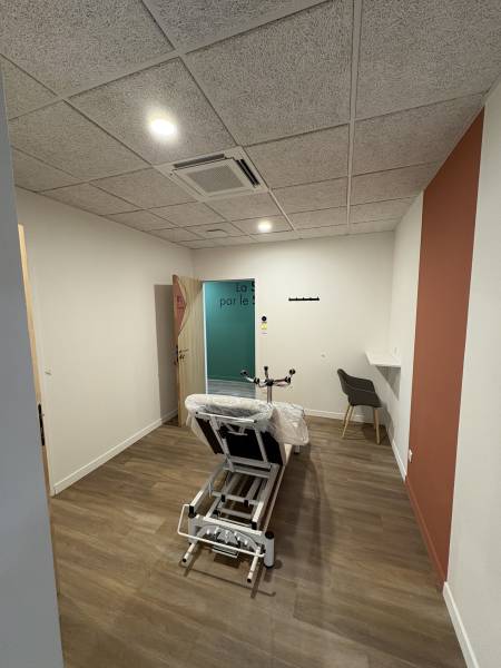 3.	Installation de revêtement de sol PVC en lame imitation parquet à Montpellier