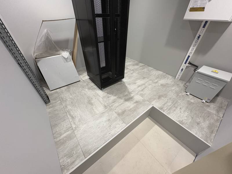 Aménagement de salle serveur avec plancher technique à Toulon
