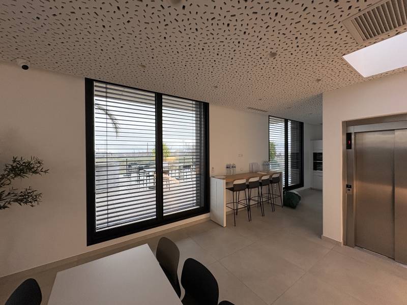 Travaux de faux plafond acoustique technique pour aménagement de bureaux à Sète