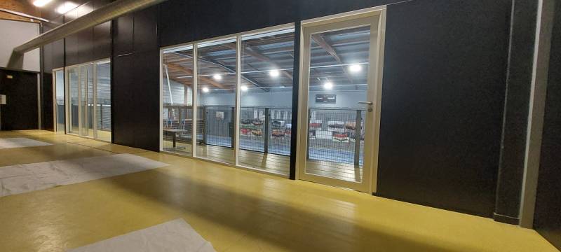 Aménagement intérieur de gymnase en cloison aluminium à Toulouse