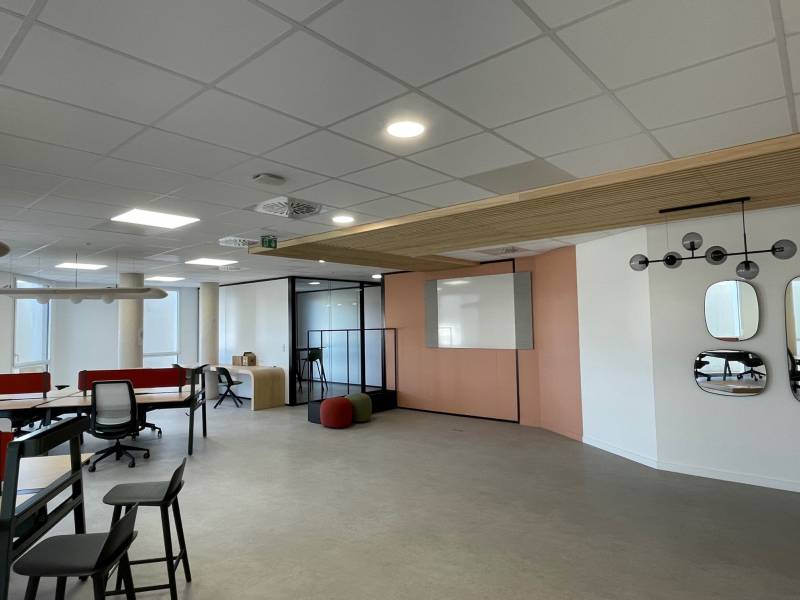 Création d'une bande de faux plafonds type claustra bois pour des bureaux à Montpellier - 34 Hérault
